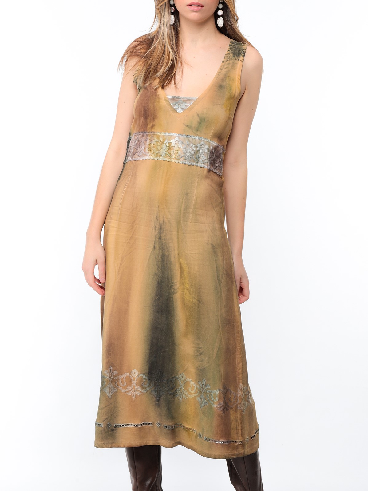 Long trapeze dress in silk and viscose saffron